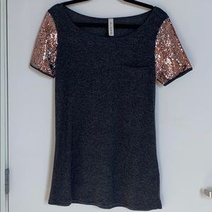 Long sequin pocket tee